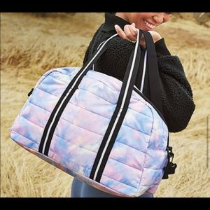 🆕 PINK quilted tie dye duffle bag
